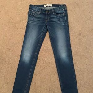 Hollister size 27/29